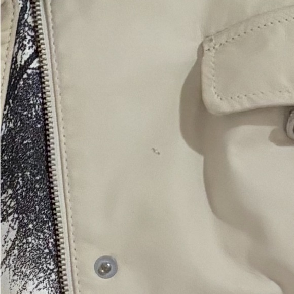 Danier Women's Ivory Leather Jacket - Picture 12 of 12